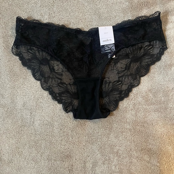 Auden Women's Elegant Black Lace Panties - Picture 2 of 4